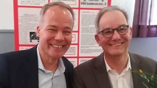 Matthias Miersch und Burkhard Bisanz (rechts) bei der Bezirkskonferenz der AfA in Einbeck