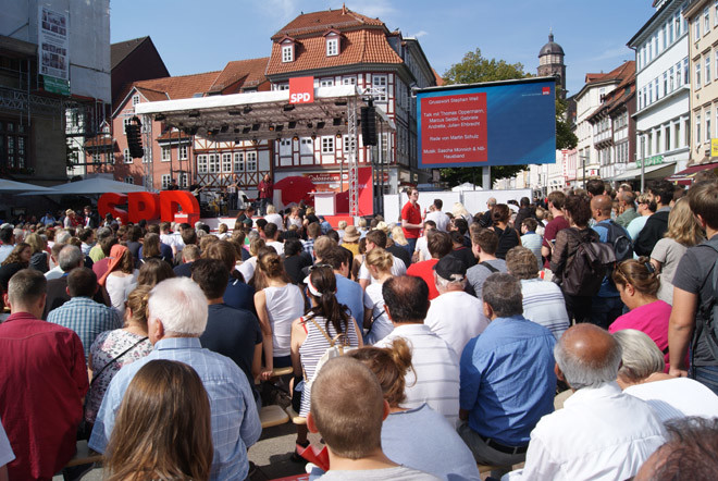 Der Blick vom Publikum auf die Bühne