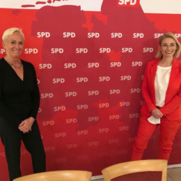Maren Pjede, Büroleiterin und Peggy Schierenbeck